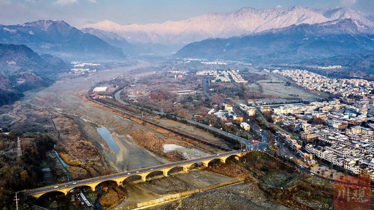 龍門山湔江河谷.jpg