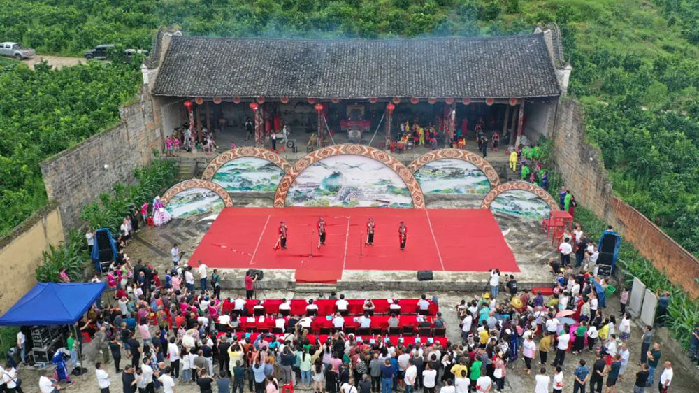 重慶：秀山首屆“土家族文化旅游節(jié)”活動舉行，塑造四季旅游品牌，助力鄉(xiāng)村振興！